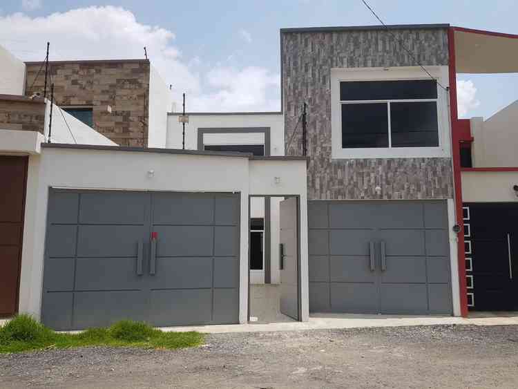 casa en venta prolongacion libertad camino viejo a tlacotepec y violetas toluca mexico pXF3dds